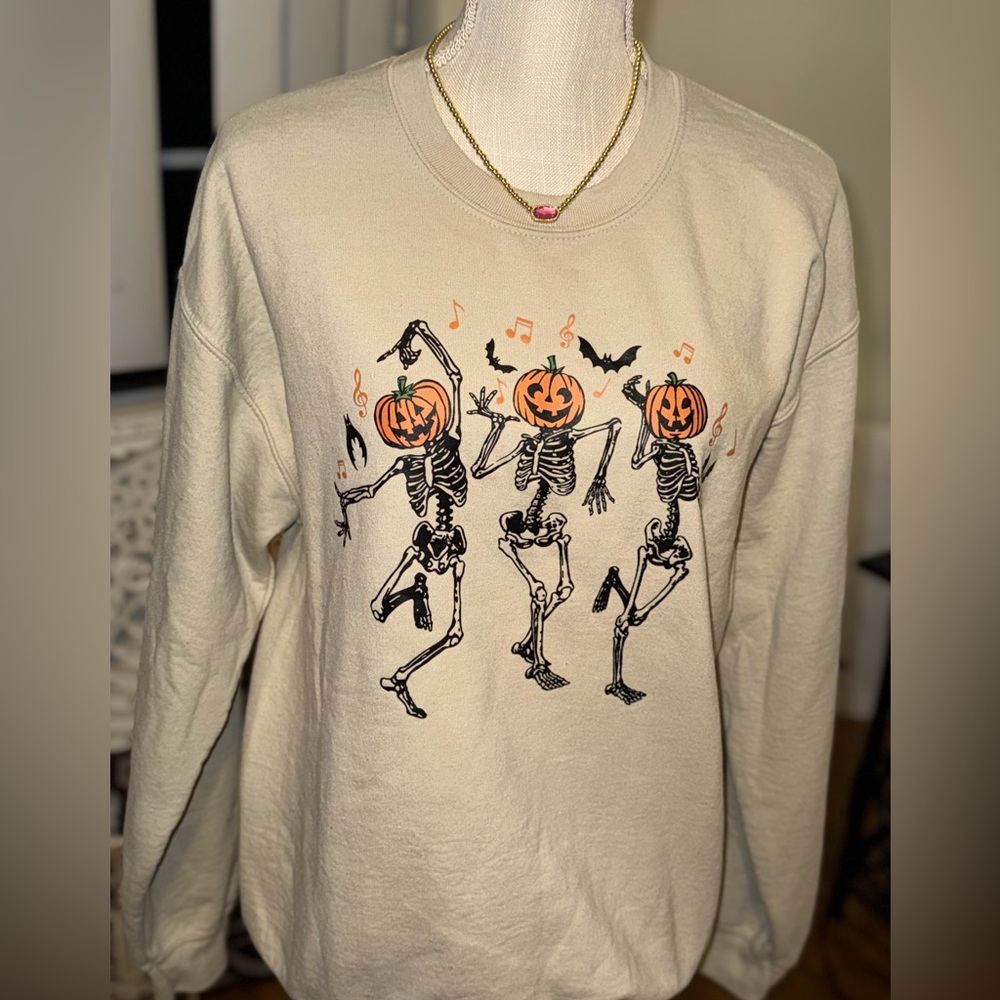 🆕🌿🤎GILDAN: Taupe Dancing Skeleton Pumpkin Head Sweatshirt LARGE - Picture 6 of 8